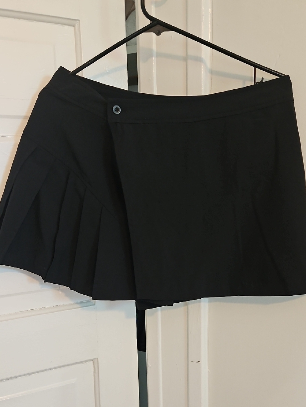 Nike. Black Pleated Women's Shorts Skort. Tennis Short